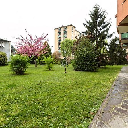 Renewed Balcony Flat With Green Garden มิลาน ภายนอก รูปภาพ