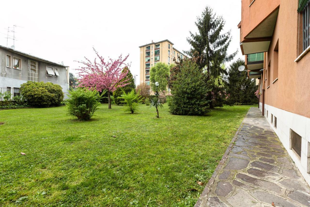 Renewed Balcony Flat With Green Garden มิลาน ภายนอก รูปภาพ